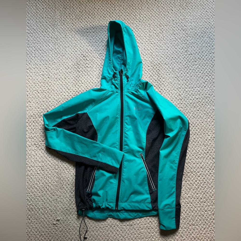 Lightweight running jacket